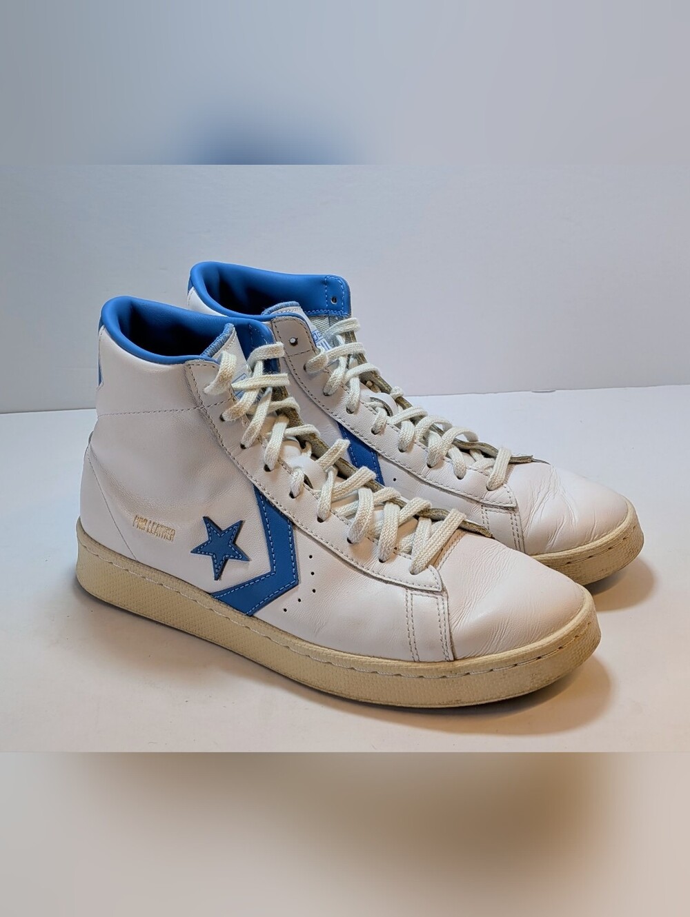 Converse Pro Leather Mid White Blue Leather Sneakers Women’s 8 / Men’s 6.5